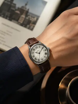 Watch for men, Cartier, quartz movement, classic, for gift, in gift box