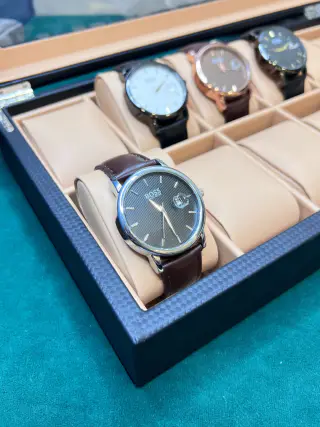 For men, classic style, suitable for any look, BOSS wristwatch