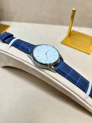 Men's watch, with UZB emblem, with leather strap