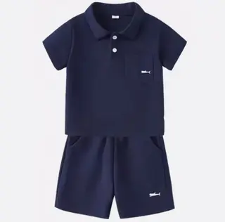 Toʻq koʻk rangli bolalar polo koʻylagi va shorti bolalar uchun 5-6 yosh