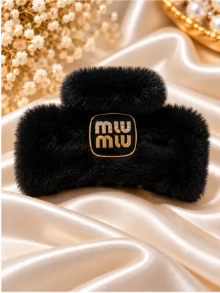 Beautiful MIU MIU hair clip that gives the hairstyle a special and stylish look — photo 3