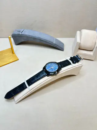 Classic men's watch, leather strap, various colors